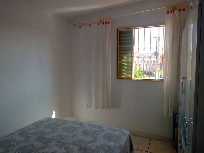 Casa com 2 quartos à venda, 92m2 em Conjunto Habitacional Pedro Afonso Junqueira, Pocos De Caldas - MG - imagem 8 Foto 8 de Casa com 2 quartos à venda, 92m2 em Conjunto Habitacional Pedro Afonso Junqueira, Pocos De Caldas - MG