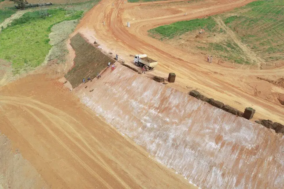 Foto 4 de Terreno / Lote à venda, 250m2 em Pocos De Caldas - MG