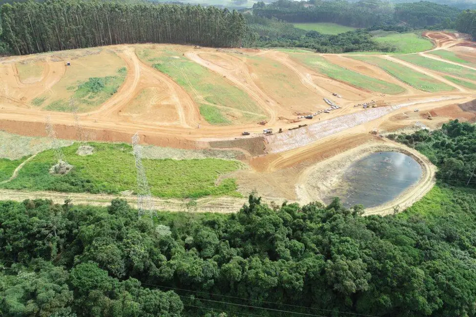 Foto 3 de Terreno / Lote à venda, 250m2 em Pocos De Caldas - MG