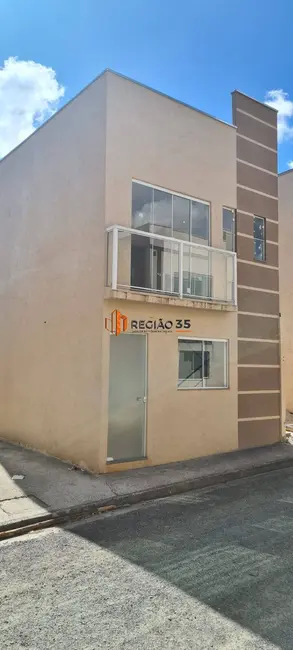 Foto 1 de Casa com 2 quartos para alugar, 68m2 em Estância Poços de Caldas, Pocos De Caldas - MG