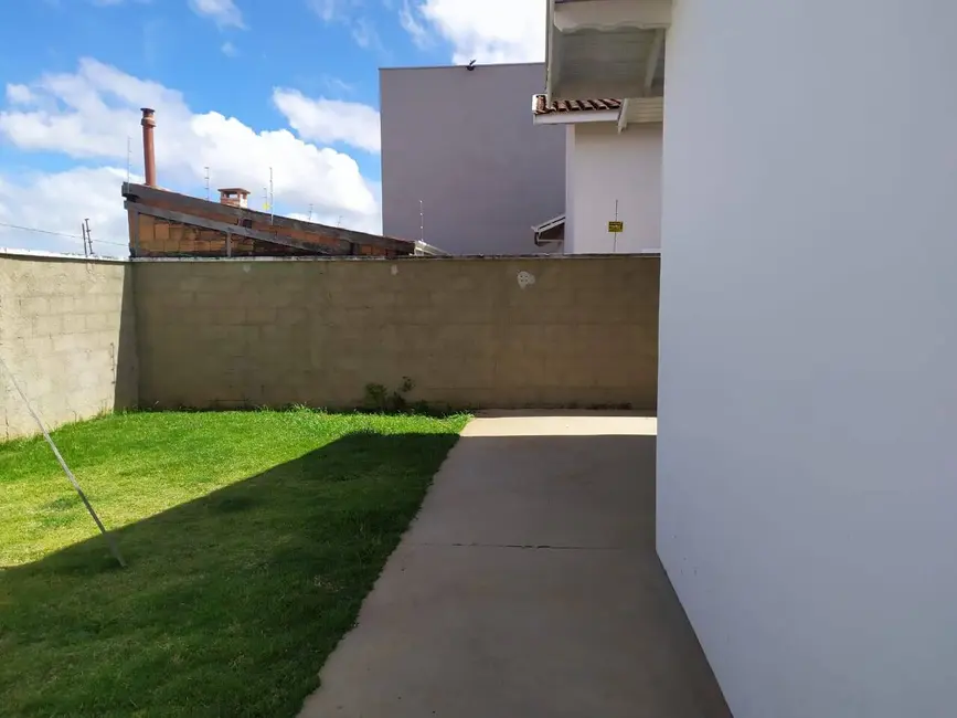 Casa com 3 quartos à venda, 250m2 em Jardim das Azaléias, Pocos De Caldas - MG - imagem 6 Foto 6 de Casa com 3 quartos à venda, 250m2 em Jardim das Azaléias, Pocos De Caldas - MG