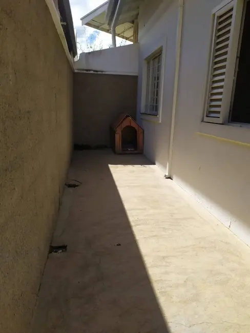 Casa com 3 quartos à venda, 250m2 em Jardim das Azaléias, Pocos De Caldas - MG - imagem 8 Foto 8 de Casa com 3 quartos à venda, 250m2 em Jardim das Azaléias, Pocos De Caldas - MG