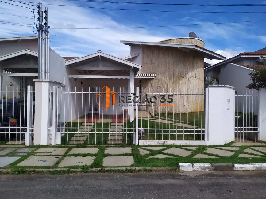 Foto 1 de Casa com 3 quartos à venda, 250m2 em Jardim das Azaléias, Pocos De Caldas - MG