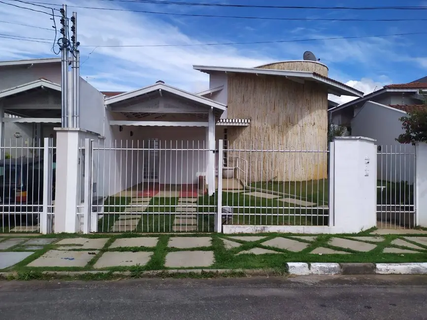 Casa com 3 quartos à venda, 250m2 em Jardim das Azaléias, Pocos De Caldas - MG - imagem 1 Foto 1 de Casa com 3 quartos à venda, 250m2 em Jardim das Azaléias, Pocos De Caldas - MG