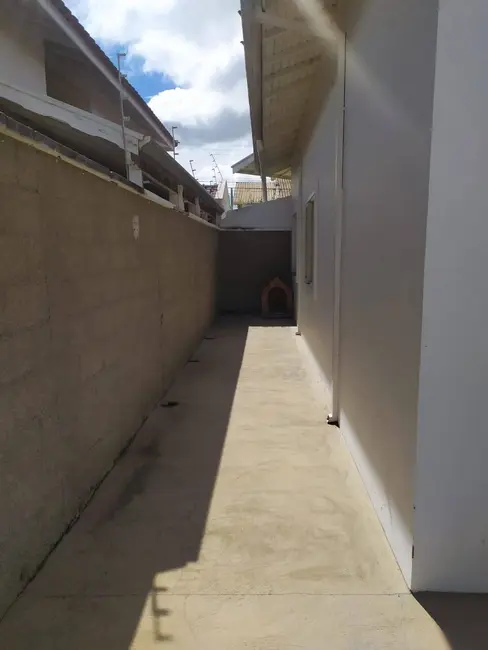 Casa com 3 quartos à venda, 250m2 em Jardim das Azaléias, Pocos De Caldas - MG - imagem 7 Foto 7 de Casa com 3 quartos à venda, 250m2 em Jardim das Azaléias, Pocos De Caldas - MG