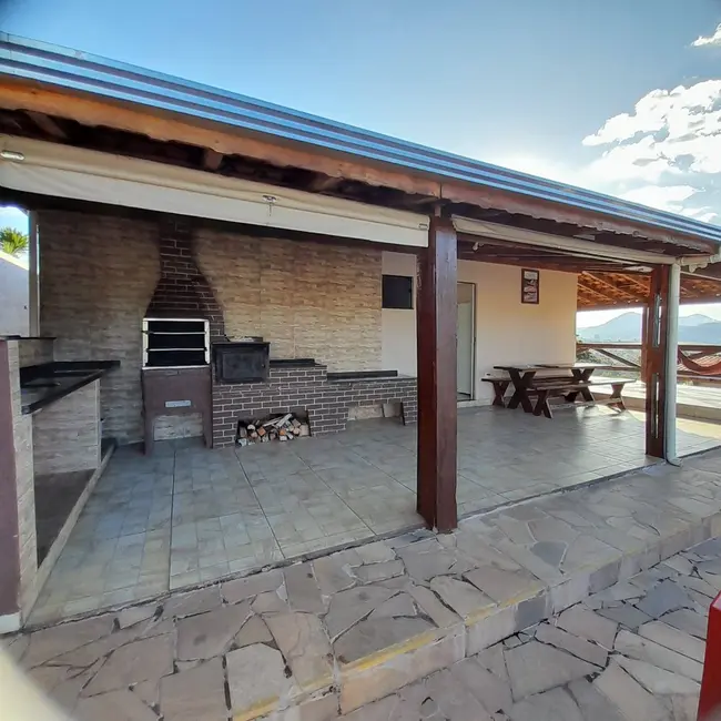 Chácara com 3 quartos à venda, 1500m2 em Caldas - MG - imagem 4 Foto 4 de Chácara com 3 quartos à venda, 1500m2 em Caldas - MG