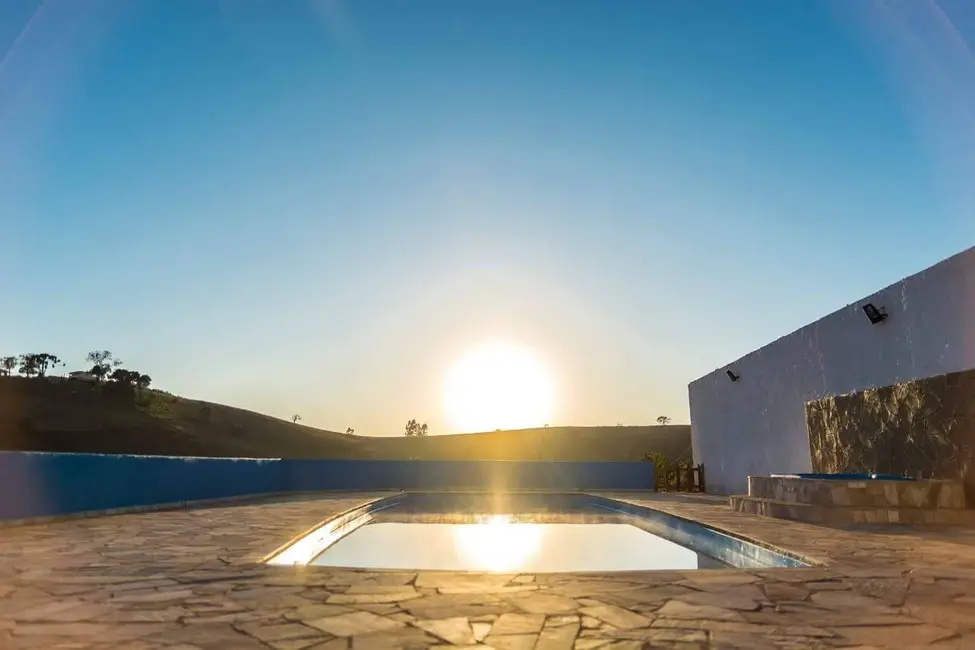 Chácara com 3 quartos à venda, 1500m2 em Caldas - MG - imagem 1 Foto 1 de Chácara com 3 quartos à venda, 1500m2 em Caldas - MG