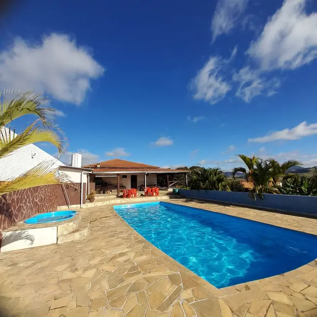 Chácara com 3 quartos à venda, 1500m2 em Caldas - MG - imagem 2 Foto 2 de Chácara com 3 quartos à venda, 1500m2 em Caldas - MG