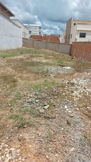 Foto 2 de Terreno / Lote à venda, 282m2 em Jardim das Hortênsias, Pocos De Caldas - MG