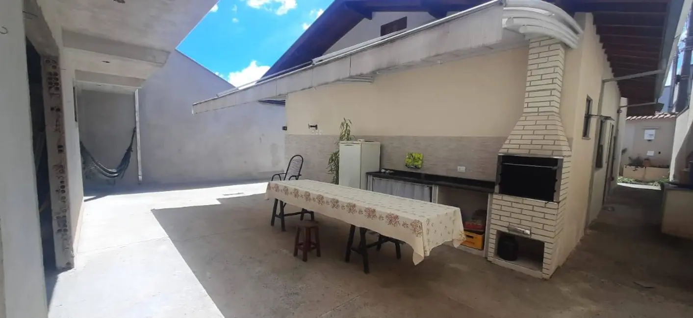 Casa com 5 quartos à venda, 293m2 em Jardim Campos Elísios, Pocos De Caldas - MG - imagem 1 Foto 1 de Casa com 5 quartos à venda, 293m2 em Jardim Campos Elísios, Pocos De Caldas - MG