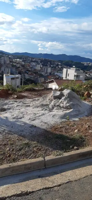 Foto 2 de Terreno / Lote à venda, 225m2 em Jardim Bandeirantes, Pocos De Caldas - MG