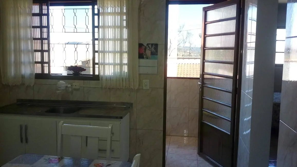 Casa com 2 quartos à venda, 90m2 em Jardim Paraíso, Pocos De Caldas - MG - imagem 6 Foto 6 de Casa com 2 quartos à venda, 90m2 em Jardim Paraíso, Pocos De Caldas - MG