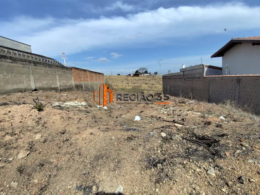 Foto 2 de Terreno / Lote à venda, 331m2 em Pocos De Caldas - MG