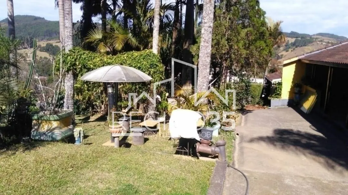 Foto 2 de Chácara com 2 quartos à venda, 1000m2 em Centro, Caldas - MG