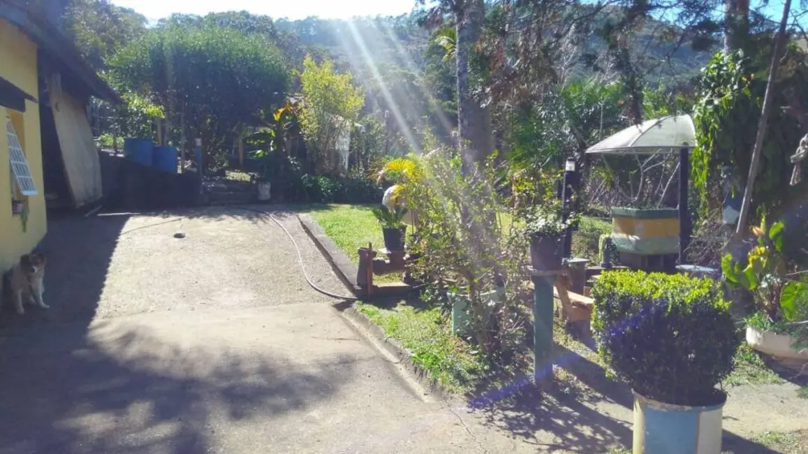 Chácara com 2 quartos à venda, 1000m2 em Centro, Caldas - MG - imagem 4 Foto 4 de Chácara com 2 quartos à venda, 1000m2 em Centro, Caldas - MG