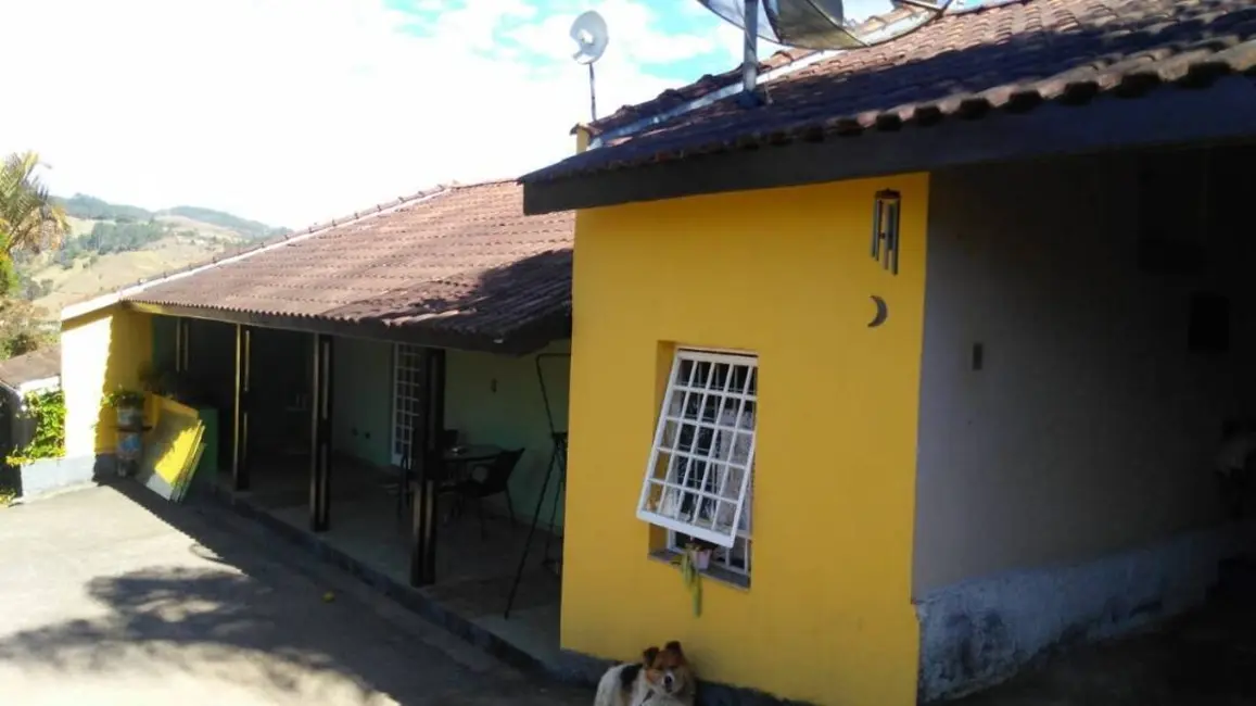 Chácara com 2 quartos à venda, 1000m2 em Centro, Caldas - MG - imagem 3 Foto 3 de Chácara com 2 quartos à venda, 1000m2 em Centro, Caldas - MG