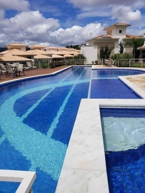 Foto 2 de Casa de Condomínio com 4 quartos à venda, 310m2 em Jardim Country Club, Pocos De Caldas - MG