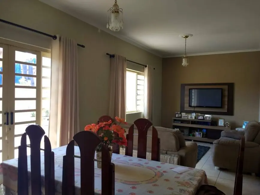 Casa com 3 quartos à venda, 200m2 em Jardim Campos Elísios, Pocos De Caldas - MG - imagem 9 Foto 9 de Casa com 3 quartos à venda, 200m2 em Jardim Campos Elísios, Pocos De Caldas - MG