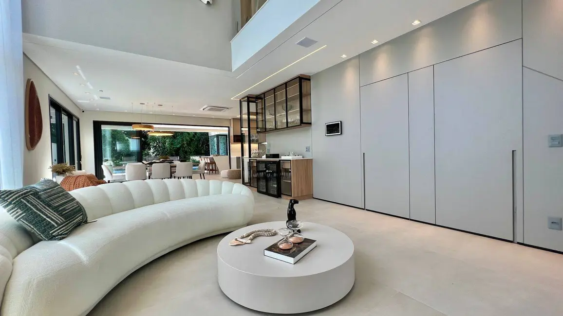 Foto 6 de Casa com 6 quartos à venda, 430m2 em Bertioga - SP