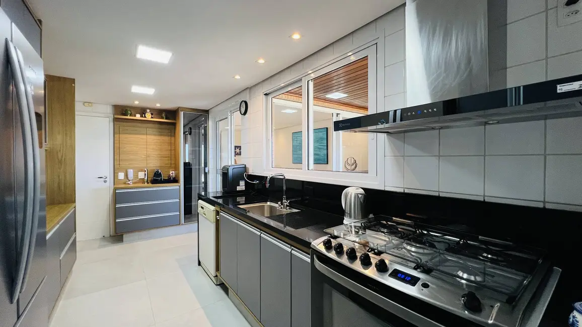 Foto 2 de Apartamento com 4 quartos à venda, 235m2 em Bertioga - SP