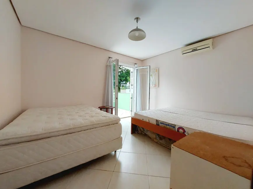 Foto 9 de Casa com 6 quartos à venda, 453m2 em Bertioga - SP