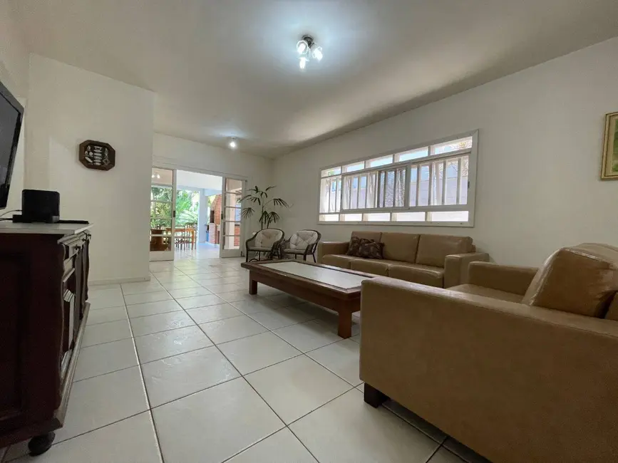 Casa com 4 quartos à venda, 494m2 em Bertioga - SP - imagem 3 Foto 3 de Casa com 4 quartos à venda, 494m2 em Bertioga - SP