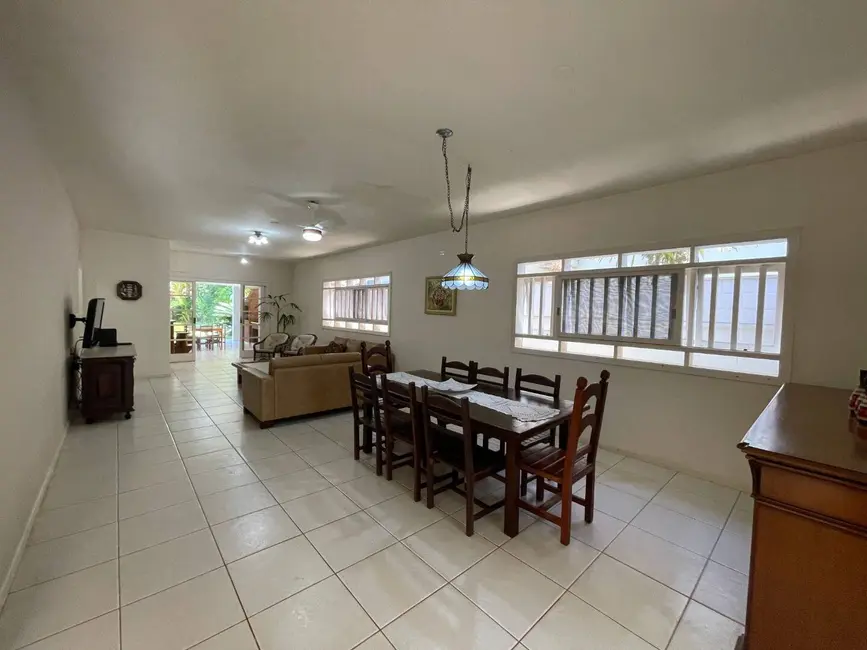 Casa com 4 quartos à venda, 494m2 em Bertioga - SP - imagem 5 Foto 5 de Casa com 4 quartos à venda, 494m2 em Bertioga - SP