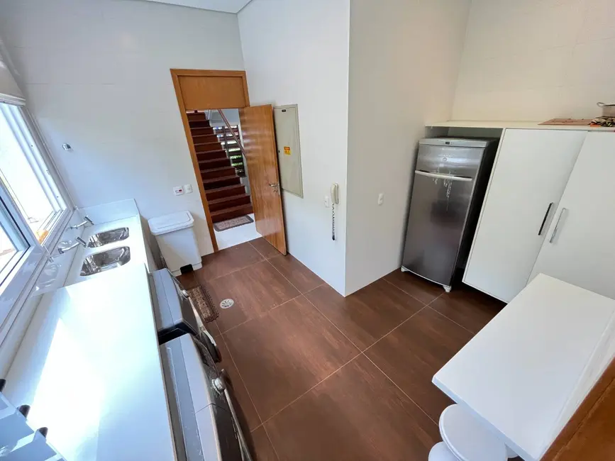 Casa com 6 quartos à venda, 900m2 em Bertioga - SP - imagem 4 Foto 4 de Casa com 6 quartos à venda, 900m2 em Bertioga - SP