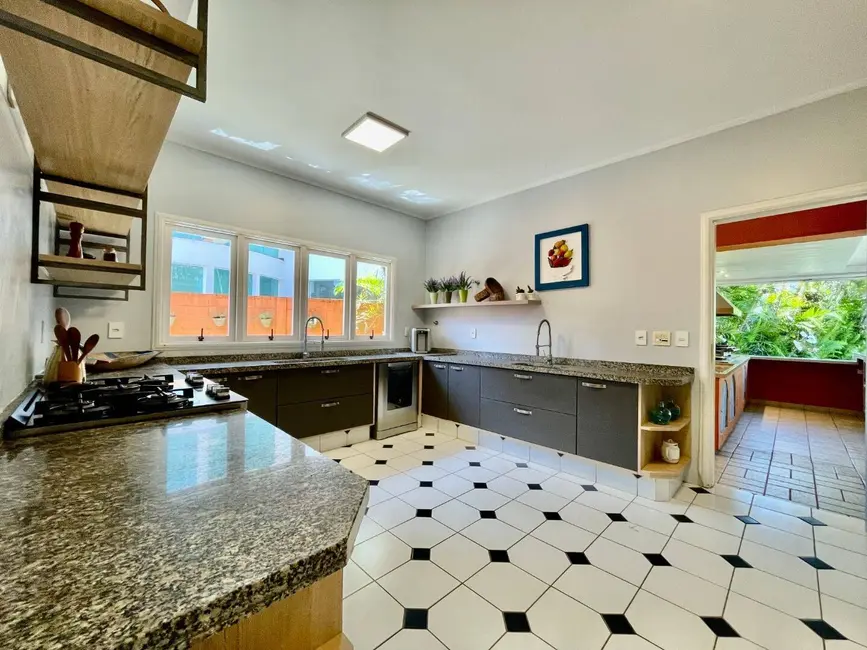 Foto 3 de Casa com 5 quartos à venda, 864m2 em Bertioga - SP