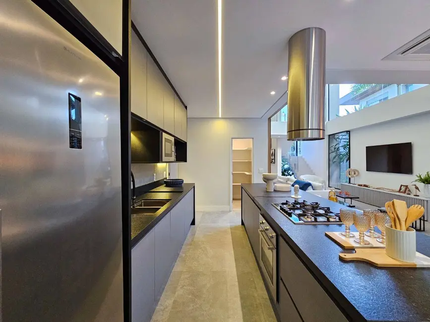 Foto 3 de Casa com 6 quartos à venda, 411m2 em Bertioga - SP