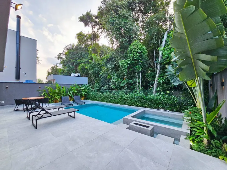Foto 2 de Casa com 6 quartos à venda, 411m2 em Bertioga - SP