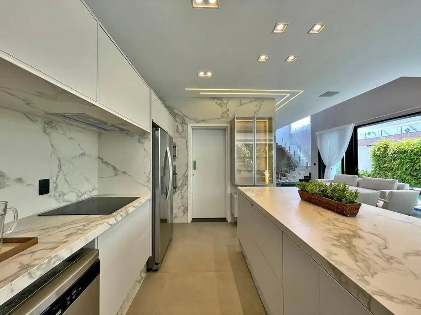 Foto 2 de Casa com 5 quartos à venda, 411m2 em Bertioga - SP