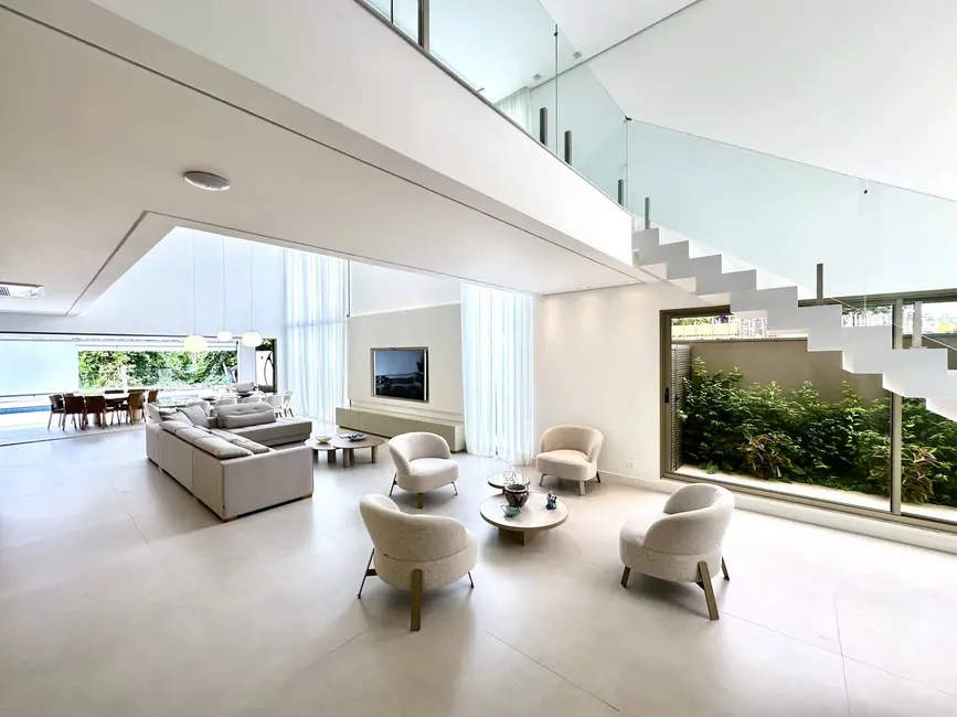 Casa com 6 quartos à venda, 480m2 em Bertioga - SP - imagem 3 Foto 3 de Casa com 6 quartos à venda, 480m2 em Bertioga - SP