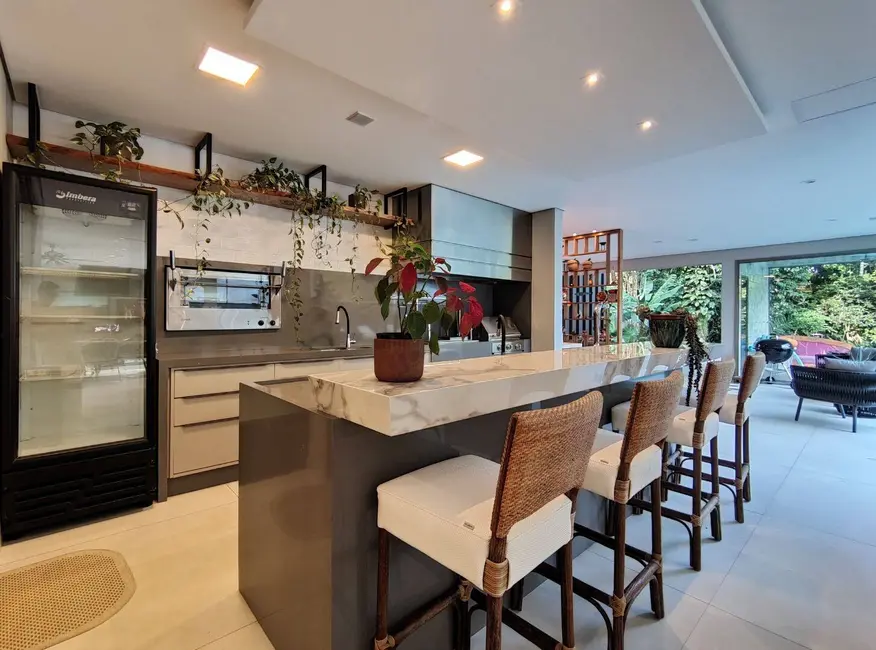 Casa com 7 quartos à venda, 872m2 em Bertioga - SP - imagem 1 Foto 1 de Casa com 7 quartos à venda, 872m2 em Bertioga - SP