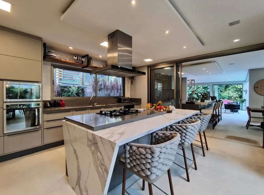 Casa com 7 quartos à venda, 872m2 em Bertioga - SP - imagem 2 Foto 2 de Casa com 7 quartos à venda, 872m2 em Bertioga - SP