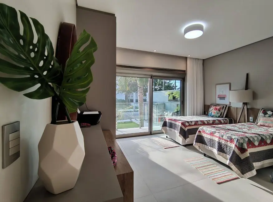 Casa com 7 quartos à venda, 872m2 em Bertioga - SP - imagem 5 Foto 5 de Casa com 7 quartos à venda, 872m2 em Bertioga - SP