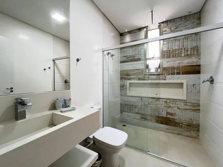 Casa com 7 quartos à venda, 585m2 em Bertioga - SP - imagem 4 Foto 4 de Casa com 7 quartos à venda, 585m2 em Bertioga - SP