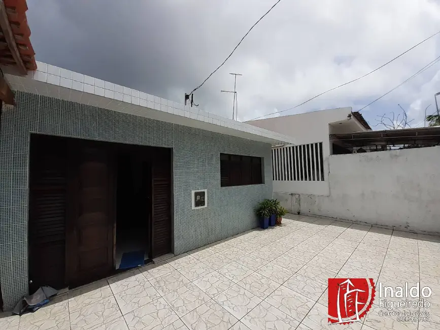 Casa com 5 quartos à venda, 138m2 em Centro, Cabedelo - PB - imagem 3 Foto 3 de Casa com 5 quartos à venda, 138m2 em Centro, Cabedelo - PB