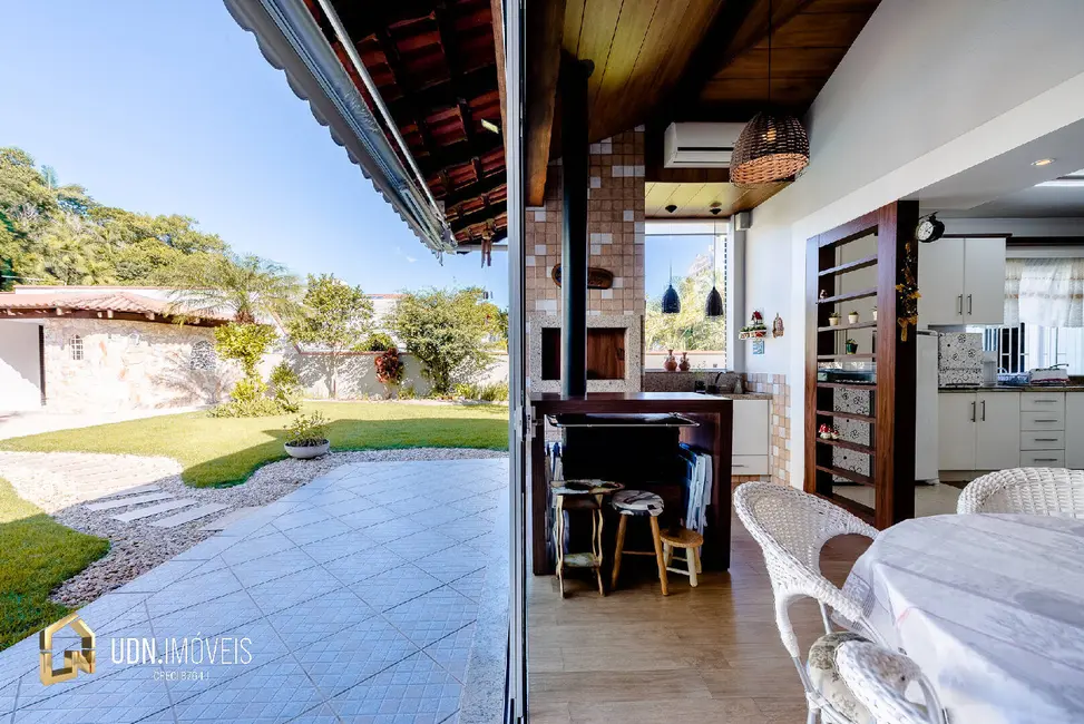 Casa com 4 quartos à venda, 221m2 em Itoupava Norte, Blumenau - SC - imagem 7 Foto 7 de Casa com 4 quartos à venda, 221m2 em Itoupava Norte, Blumenau - SC