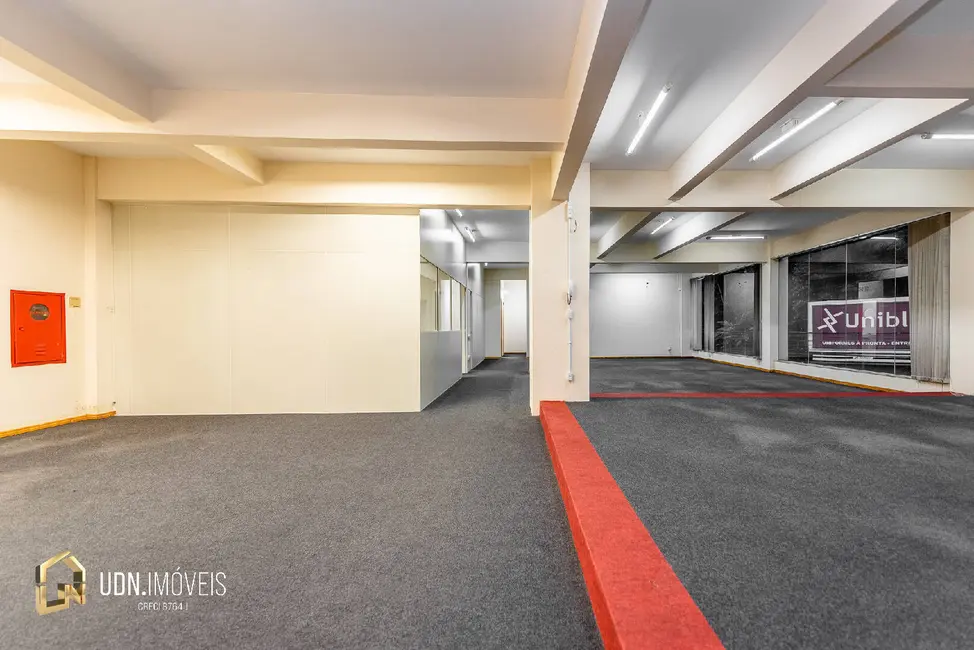 Sala Comercial para alugar, 385m2 em Victor Konder, Blumenau - SC - imagem 8 Foto 8 de Sala Comercial para alugar, 385m2 em Victor Konder, Blumenau - SC
