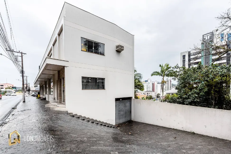 Sala Comercial para alugar, 385m2 em Victor Konder, Blumenau - SC - imagem 3 Foto 3 de Sala Comercial para alugar, 385m2 em Victor Konder, Blumenau - SC