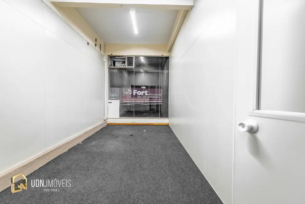 Sala Comercial para alugar, 385m2 em Victor Konder, Blumenau - SC - imagem 6 Foto 6 de Sala Comercial para alugar, 385m2 em Victor Konder, Blumenau - SC