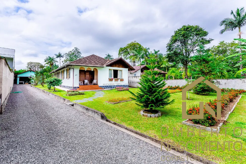 Casa com 4 quartos à venda, 238m2 em Itoupava Seca, Blumenau - SC - imagem 3 Foto 3 de Casa com 4 quartos à venda, 238m2 em Itoupava Seca, Blumenau - SC