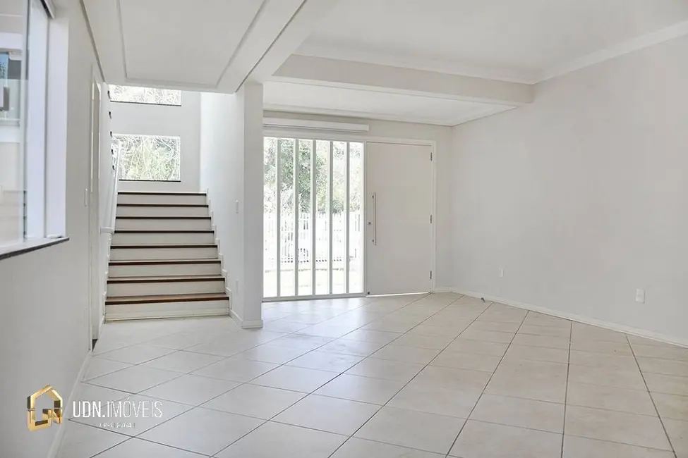 Casa de Condomínio com 3 quartos para alugar em Vorstadt, Blumenau - SC - imagem 6 Foto 6 de Casa de Condomínio com 3 quartos para alugar em Vorstadt, Blumenau - SC