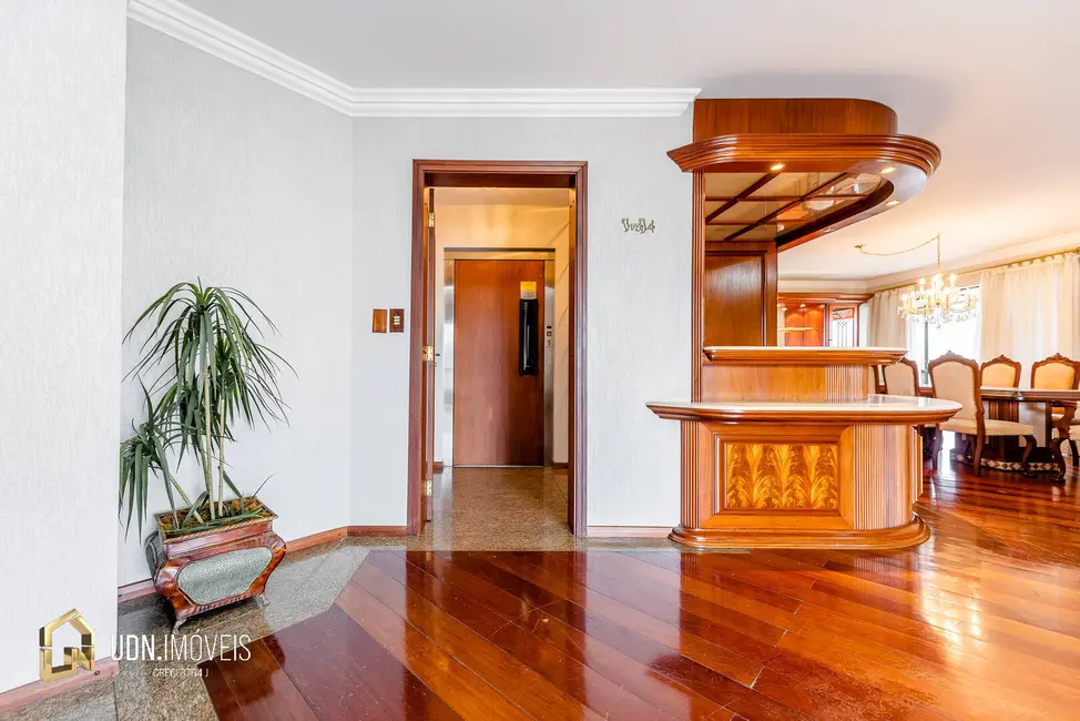 Apartamento com 3 quartos para alugar, 280m2 em Ponta Aguda, Blumenau - SC - imagem 6 Foto 6 de Apartamento com 3 quartos para alugar, 280m2 em Ponta Aguda, Blumenau - SC