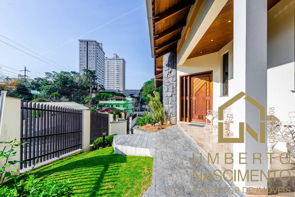 Casa com 4 quartos à venda, 410m2 em Velha, Blumenau - SC - imagem 6 Foto 6 de Casa com 4 quartos à venda, 410m2 em Velha, Blumenau - SC