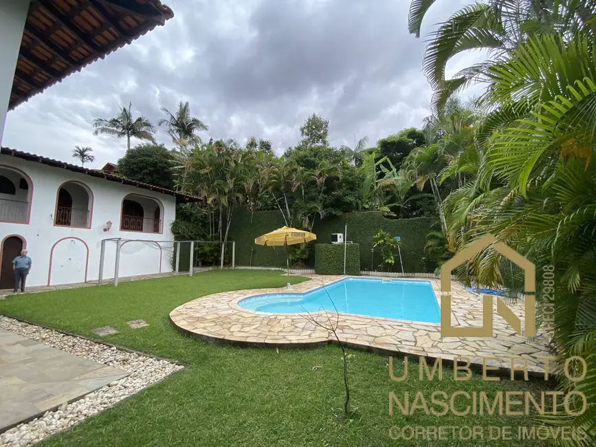 Casa com 4 quartos à venda, 650m2 em Centro, Blumenau - SC - imagem 4 Foto 4 de Casa com 4 quartos à venda, 650m2 em Centro, Blumenau - SC