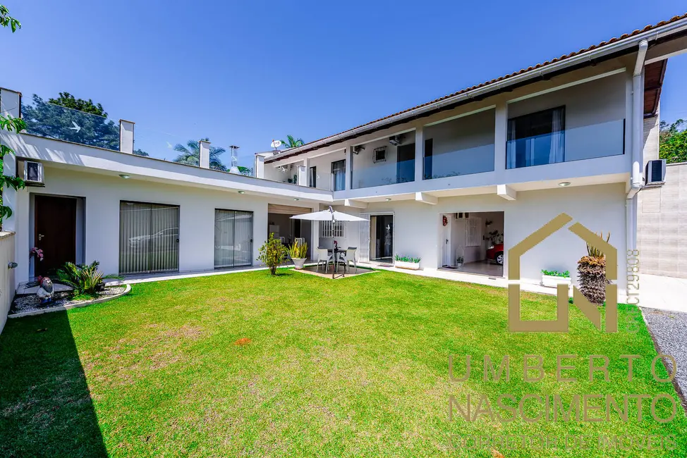 Foto 2 de Casa com 3 quartos à venda, 220m2 em Centro, Blumenau - SC