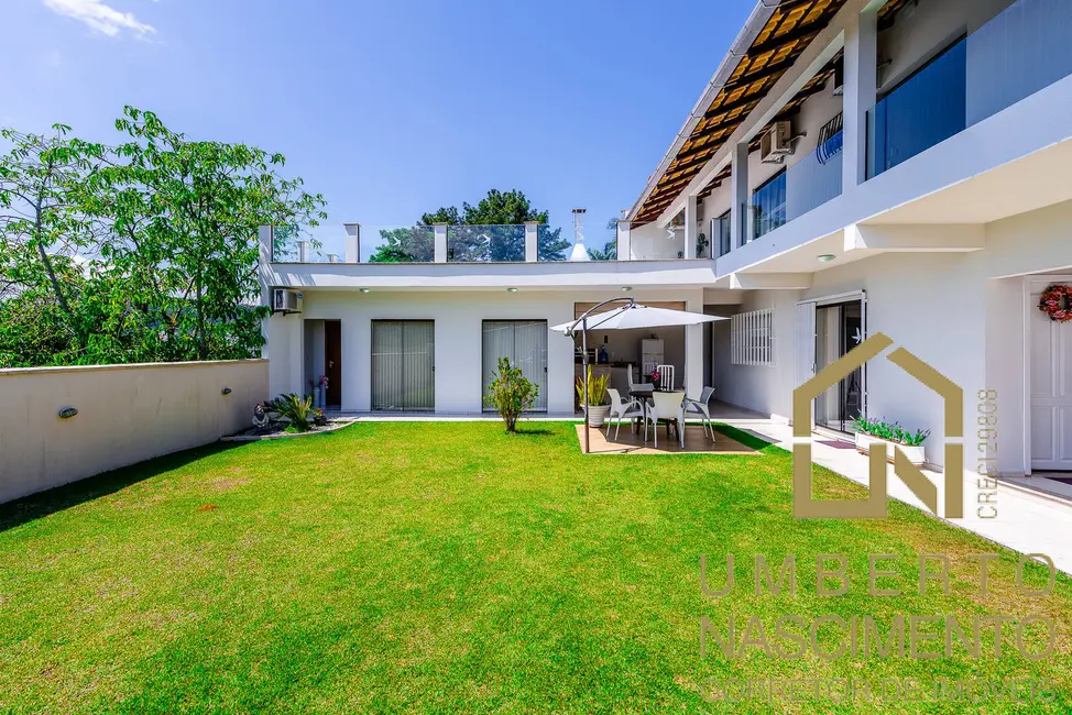 Casa com 3 quartos à venda, 220m2 em Centro, Blumenau - SC - imagem 4 Foto 4 de Casa com 3 quartos à venda, 220m2 em Centro, Blumenau - SC