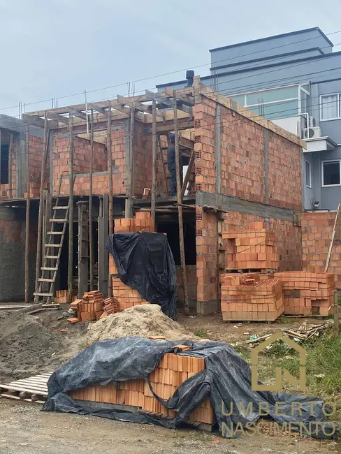 Sobrado com 3 quartos à venda, 90m2 em Barra Velha - SC - imagem 9 Foto 9 de Sobrado com 3 quartos à venda, 90m2 em Barra Velha - SC